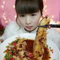 吃瓜服装网红是谁啊视频,视频走红背后的故事