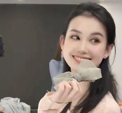 全网吃瓜网红是谁呀视频,揭秘“是谁呀”视频背后的神秘人物