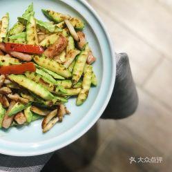吃瓜网云南小伙图片,揭秘云南风情与美食