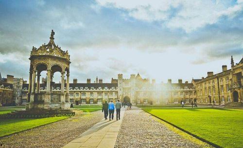 吃瓜网英国留学,揭秘留学生群体的真实面貌