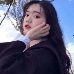 吃瓜女网红图片可爱,可爱吃瓜女网红萌态瞬间”